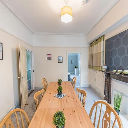 Central Location 5 Private Ensuite Bedrooms Great For Work Or Play Casa de Férias