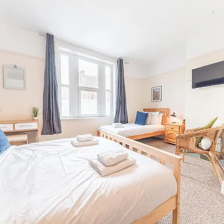 Casa de Férias Central Location 5 Private Ensuite Bedrooms Great For Work Or Play *