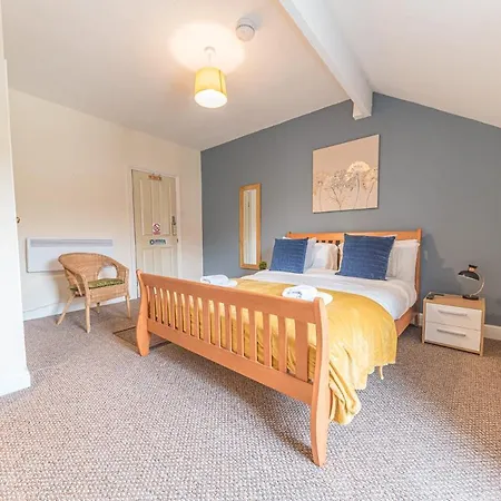 Holiday home Central Location 5 Private Ensuite Bedrooms Great For Work Or Play Workington