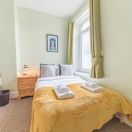 Holiday home Central Location 5 Private Ensuite Bedrooms Great For Work Or Play